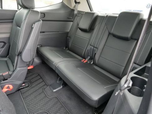 Certified 2023 Volkswagen Atlas SE w/ Panoramic Sunroof Package image 18