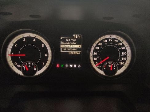 Used 2014 RAM 1500 Express RWD image 23
