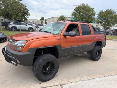 Used 2005 Chevrolet Avalanche 2500 w/ Preferred Equipment Group AWD/4WD image 9