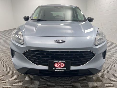 Used 2022 Ford Escape SE w/ SE Sport Appearance Package image 3