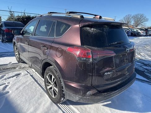 Used 2018 Toyota RAV4 XLE image 4
