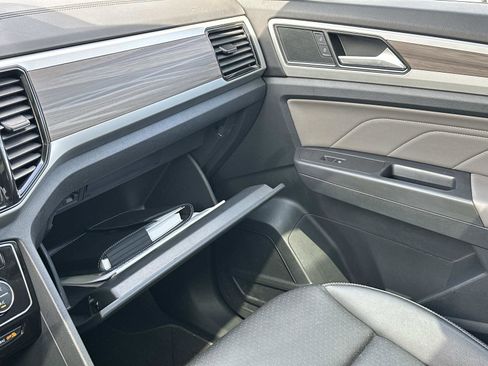 Used 2023 Volkswagen Atlas SEL AWD/4WD image 34