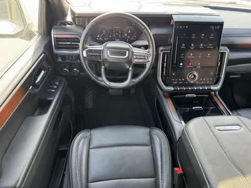 Used 2025 GMC Yukon Denali AWD/4WD image 11