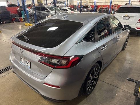 Used 2024 Honda Civic EX-L image 3