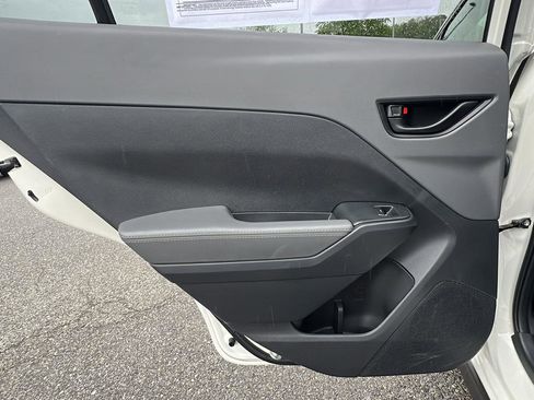 Used 2024 Subaru Crosstrek 2.0i Premium AWD/4WD image 17