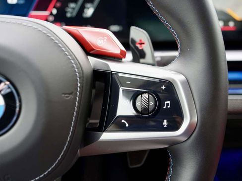 Used 2025 BMW M5 w/ Carbon Package image 12