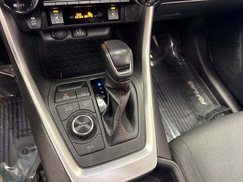 Used 2023 Toyota RAV4 SE w/ Weather & Moonroof Package image 37