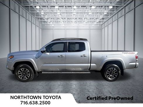 Used 2022 Toyota Tacoma TRD Sport AWD/4WD image 7