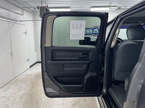 Used 2016 RAM 2500 Tradesman w/ Chrome Appearance Group image 17