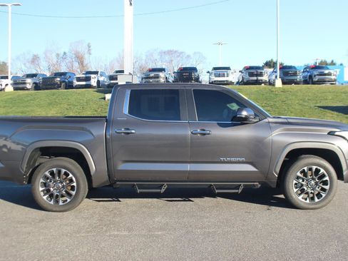 Used 2024 Toyota Tundra Limited image 8