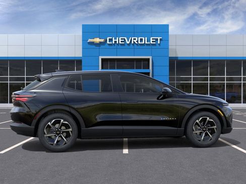 New 2026 Chevrolet Equinox EV LT image 5