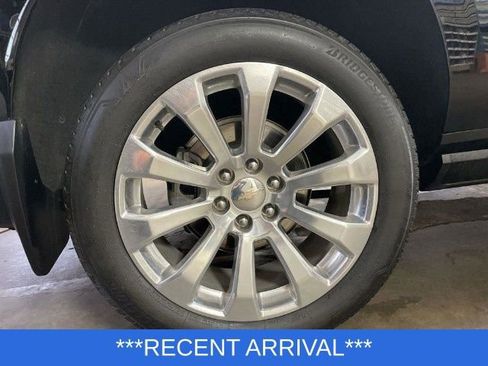 Used 2023 Chevrolet Suburban Premier image 15