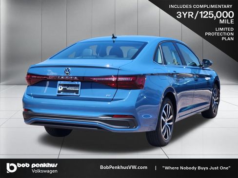 Used 2026 Volkswagen Jetta SE FWD image 25
