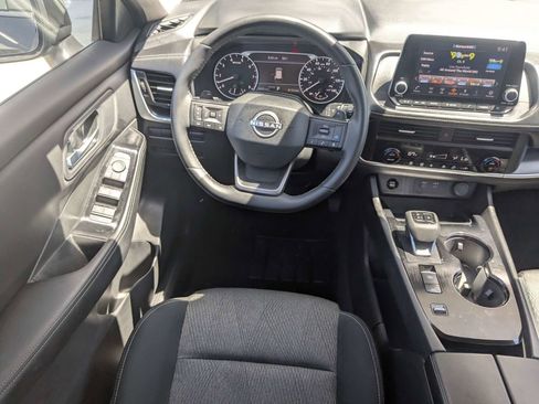 Used 2026 Nissan Rogue SV FWD image 17