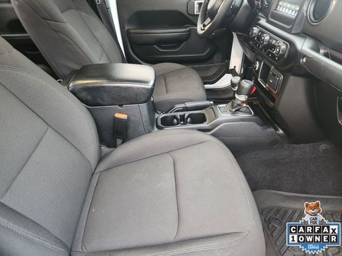 Used 2023 Jeep Gladiator Sport image 18