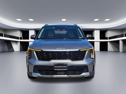 Used 2025 Kia Sorento EX w/ EX Panoramic Sunroof Package FWD image 9