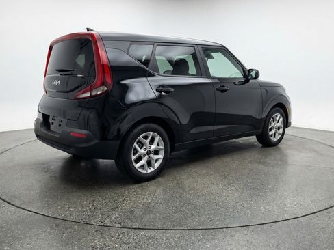 Used 2025 Kia Soul LX w/ LX Technology Package image 9