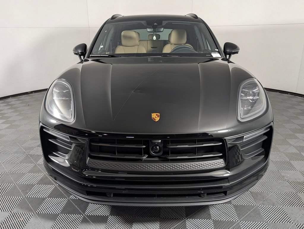 Certified 2026 Porsche Macan AWD/4WD image 10