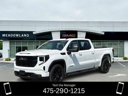 Used 2022 GMC Sierra 1500 Elevation w/ LPO, Elevation Black Package