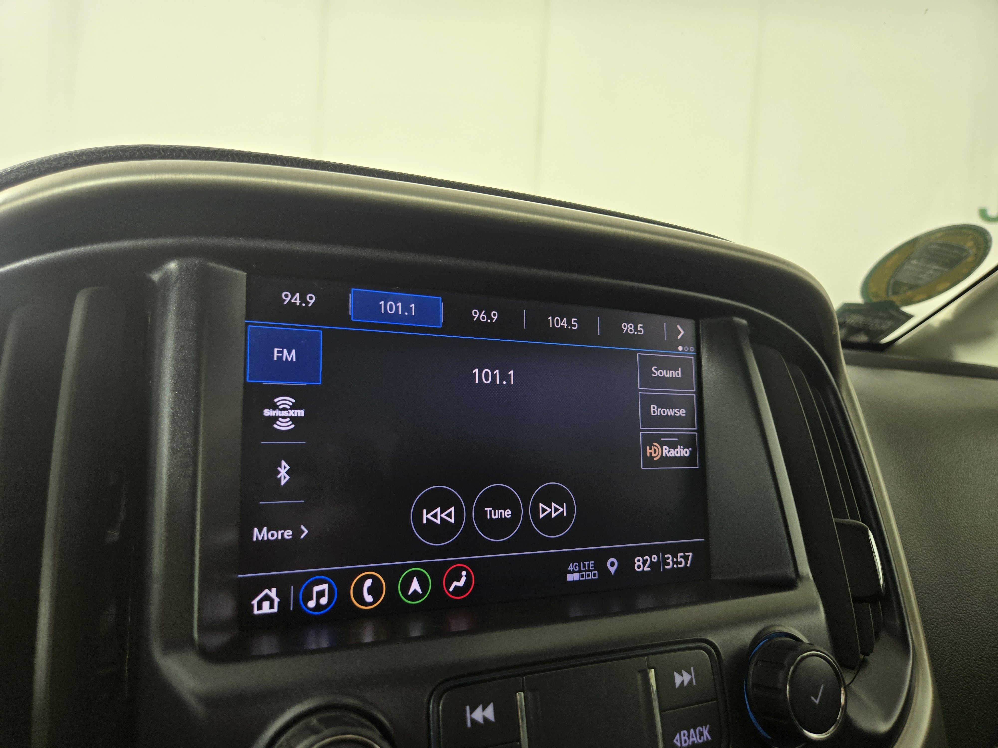 Certified 2022 GMC Canyon Denali w/ Denali Black Edition Package AWD/4WD image 19