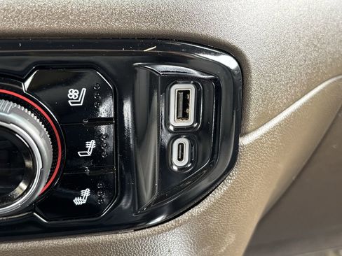 Used 2024 Chevrolet Silverado 2500 LTZ w/ LTZ Convenience Package image 18