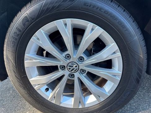 Used 2018 Volkswagen Tiguan S FWD image 17