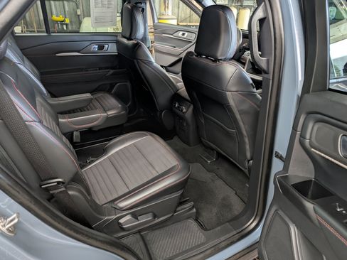 Used 2025 Ford Explorer ST-Line AWD/4WD image 6