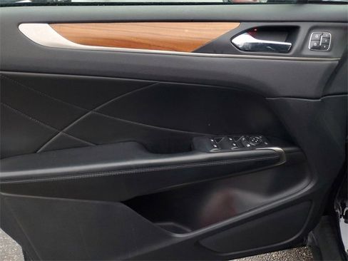 Used 2017 Lincoln MKC Select w/ Select Plus Package image 16