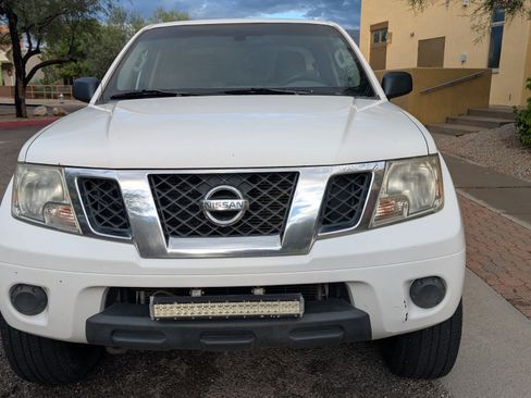 Used 2012 Nissan Frontier SV image 8