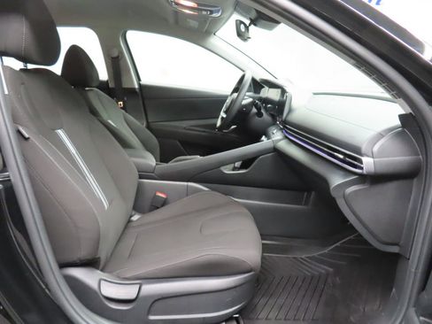 Used 2024 Hyundai Elantra SEL FWD image 28