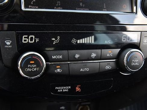 Used 2020 Nissan Rogue SV FWD image 15
