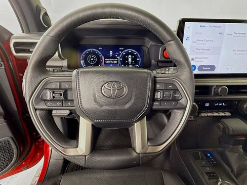 Used 2025 Toyota 4Runner TRD Off-Road Premium AWD/4WD image 13