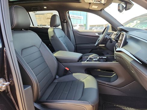 New 2026 Volkswagen Atlas Cross Sport SEL R-Line AWD/4WD image 15