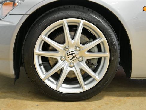 Used 2005 Honda S2000 image 12