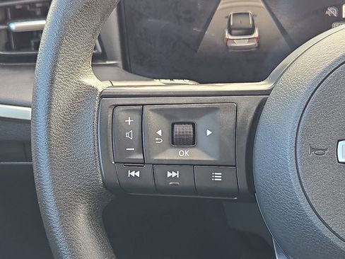 Used 2025 Nissan Kicks S FWD image 18