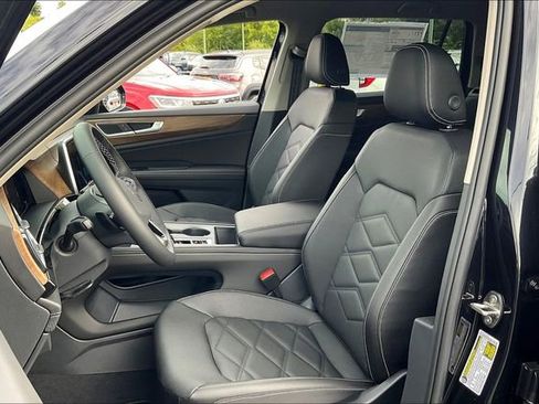 New 2025 Volkswagen Atlas SE image 10