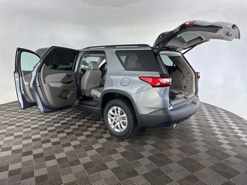 Used 2019 Chevrolet Traverse LT FWD image 20