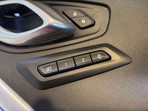 Used 2020 Chevrolet Camaro SS RWD image 13