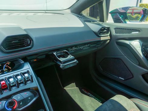 Used 2019 Lamborghini Huracan LP 580-2 image 13