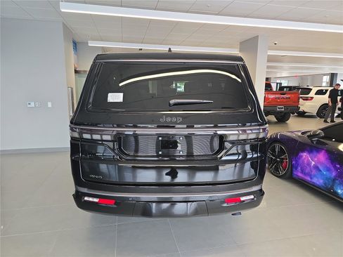 New 2026 Jeep Grand Wagoneer L Limited AWD/4WD image 3