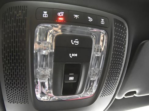 Used 2021 Mercedes-Benz CLA 250 w/ Premium Package image 31