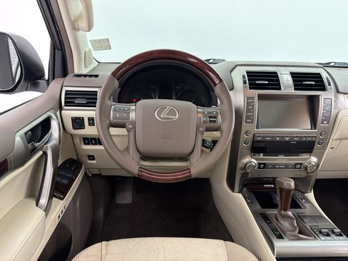 Used 2017 Lexus GX 460 Premium AWD/4WD image 32