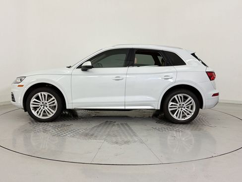 Used 2019 Audi Q5 2.0T Premium Plus w/ Premium Plus Package AWD/4WD image 2