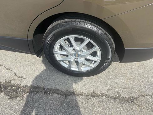Used 2024 Chevrolet Equinox LT FWD image 55