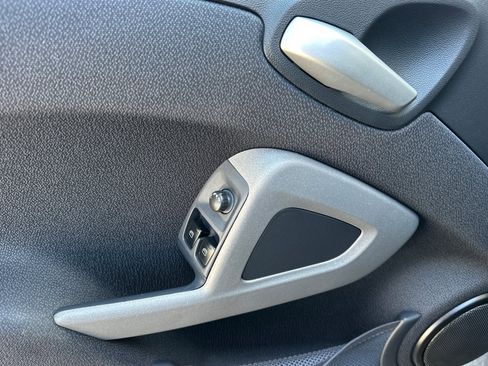 Used 2016 smart fortwo passion image 11