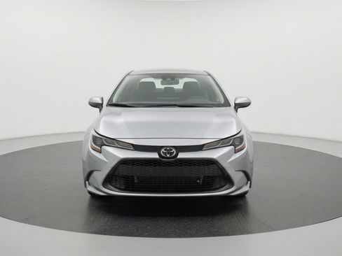 Used 2025 Toyota Corolla LE FWD image 2
