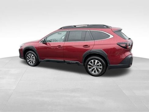 Certified 2025 Subaru Outback Premium image 7