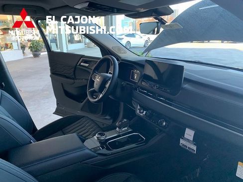 New 2026 Mitsubishi Outlander SEL image 27