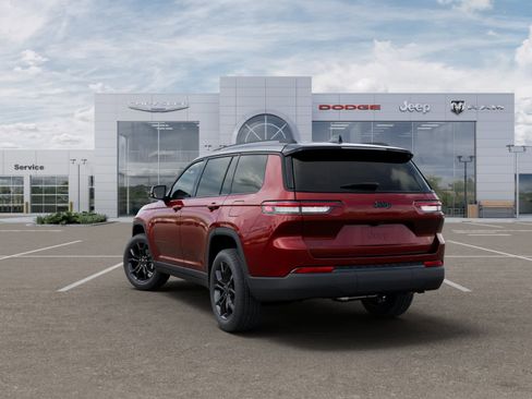 New 2025 Jeep Grand Cherokee L Limited image 3