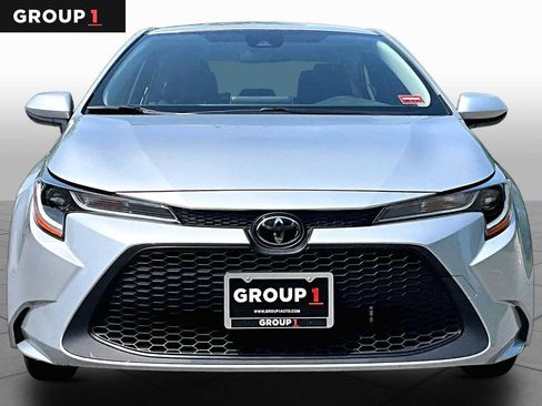 Used 2020 Toyota Corolla LE FWD image 4